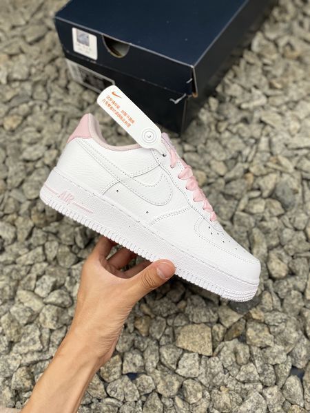Nike Air Force 1 Mid 07 2025新款女生白粉色休閒鞋