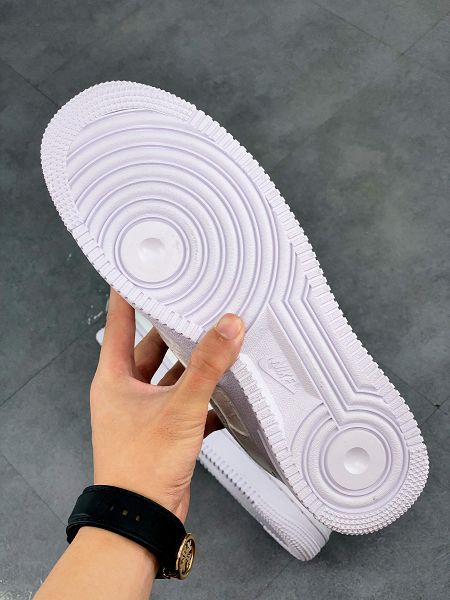 Nike Air Force 1 07 2020新款 空軍一號情侶款低幫休閒板鞋