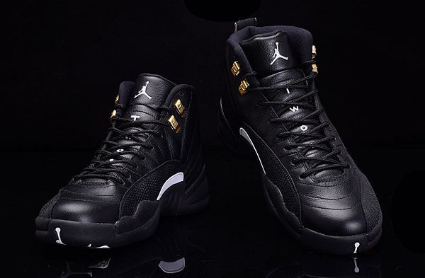 air jordan 12 retro 新款上市 時尚男款個性高幫籃球戰靴 黑金扣 