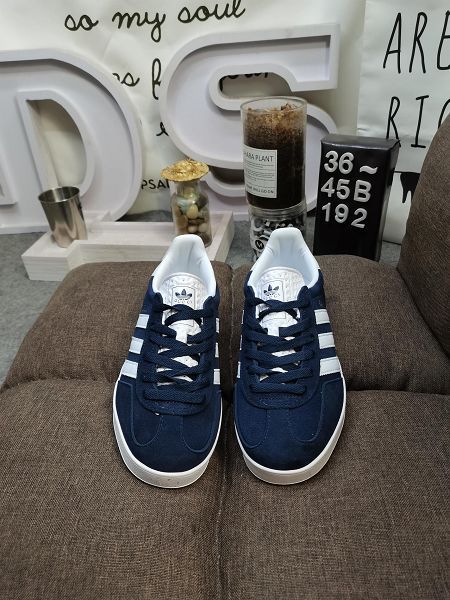 Adidas Originals Gazelle 羚羊系列 2022新款 低幫複古男女款運動板鞋 Adidas Originals Gazelle 羚羊系列 2022新款 低幫複古男女款運動板鞋