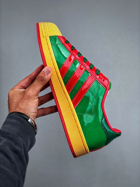 adidas貝殼頭 斯圖西聯名-綠金紅色 2025新款男女生低幫休閒板鞋